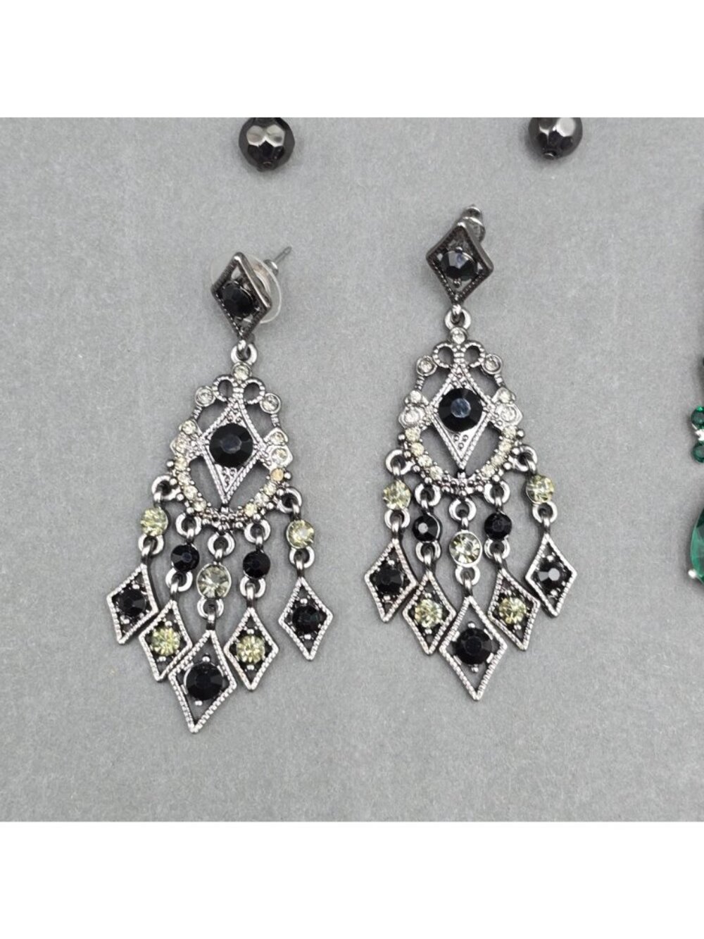 5pr Vintage Inspired Chandelier Earring Lot Rhinestone Gunmetal Emerald Crystal - Picture 3 of 7